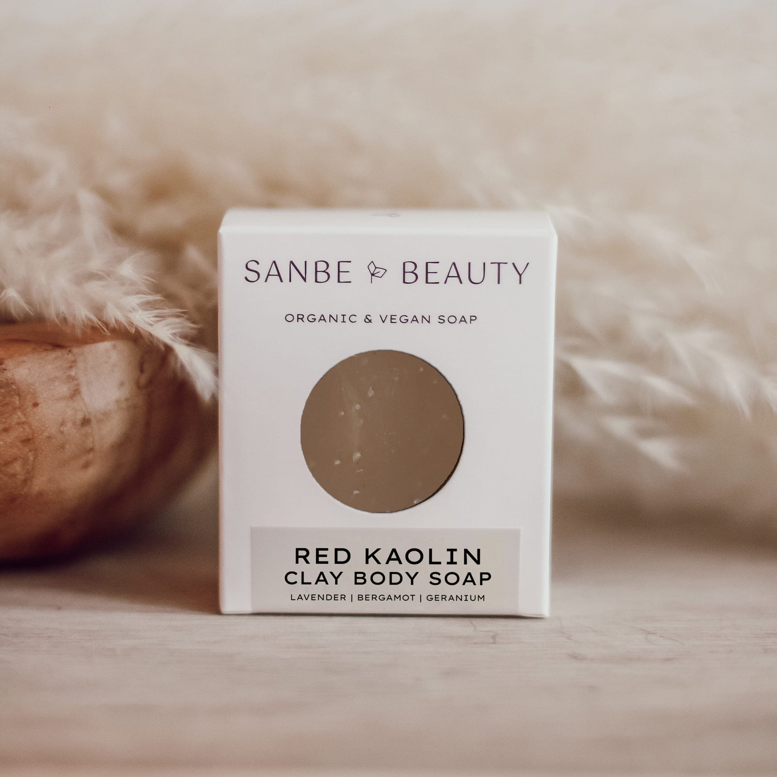 有機レッドカオリンクレーとオリーブオイル石鹸