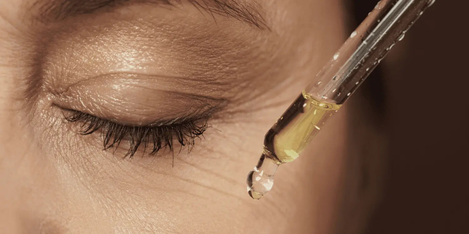 Water vs. Oil-Based Face Serums: A Skincare Guide