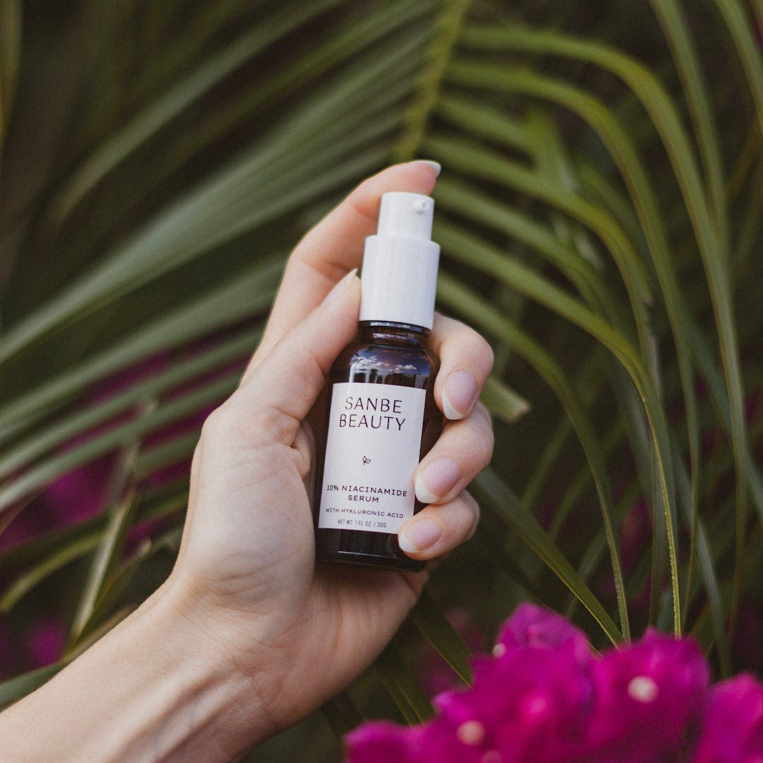 10% Niacinamide Serum held in hand